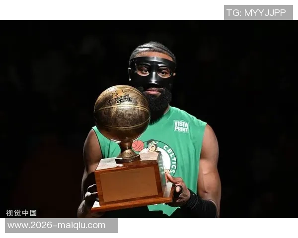 杰伦布朗赞教练团队精心指导与队友们的全力拼搏成就战绩辉煌 杰伦布朗赞教练团队精心指导与队友们的全力拼搏成就战绩辉煌