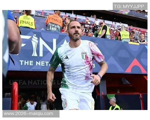 加图索与布冯亲临罗马比赛现场考察意大利球员表现 加图索与布冯亲临罗马比赛现场考察意大利球员表现