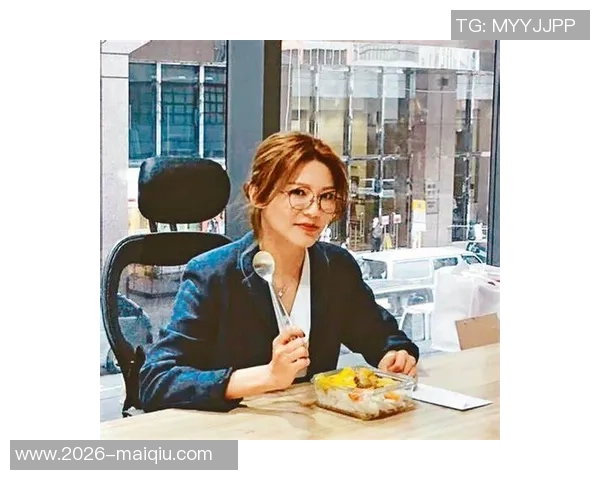 贝纳德斯基回忆：年轻时妻子拒绝我但我坚持追求爱情的故事